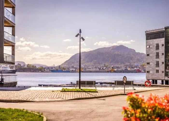 Flott Mellom Sjo Og Fjell Apartamento *