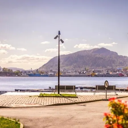 Flott Mellom Sjo Og Fjell Апартаменты *